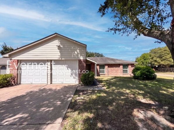 11215 Loyola Dr