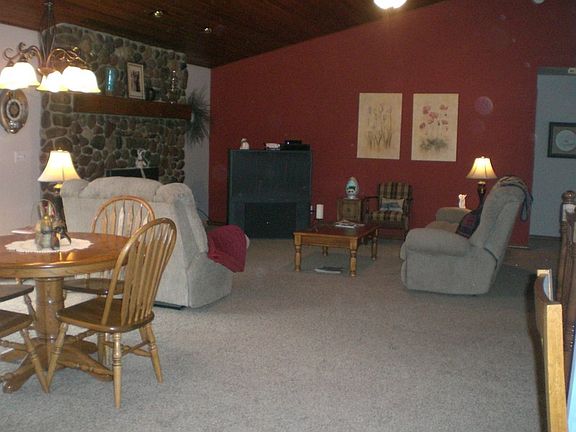 Main Level Dining / Living area