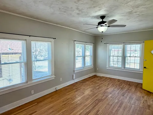 4921 William St, Omaha, NE 68106