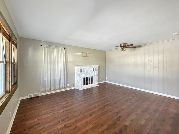 5th image of 514 E Front Ave