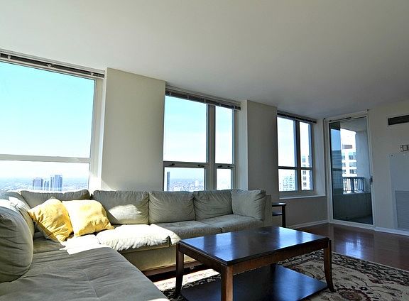 2nd image of 345 N La Salle Dr APT 4506