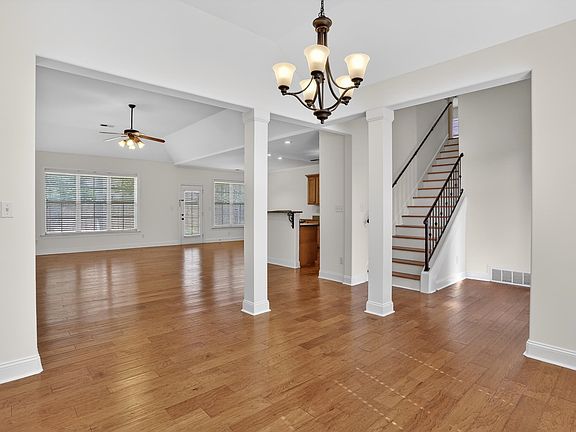 5th image of 1379 Raindrop Dr
