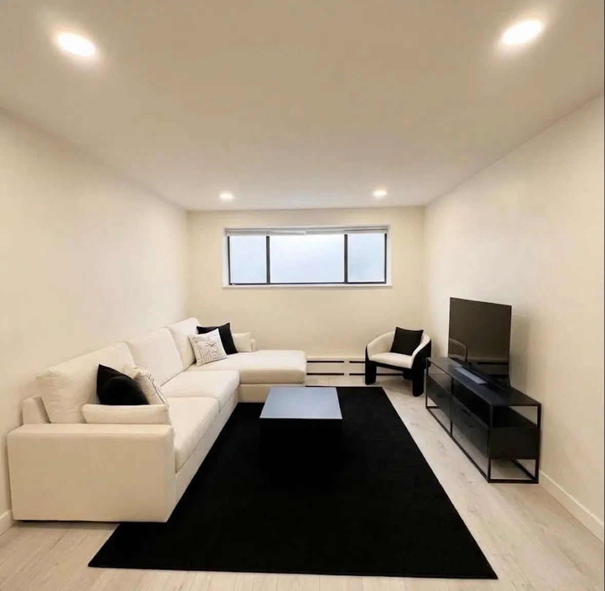 2 bed, 790 sqft, $3,400 — Photo 1