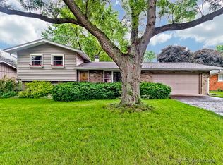 22W630 Burr Oak Dr, Glen Ellyn, IL