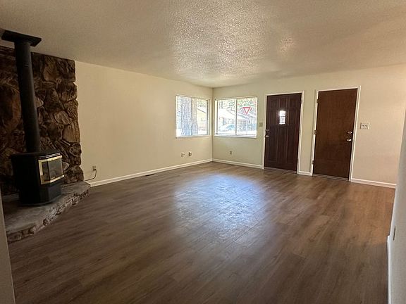 4th image of 824 Alameda Ave