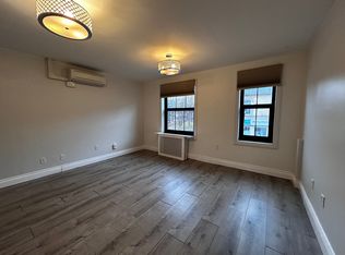 27 Queen St E #2, Cambridge, ON N3C2A7