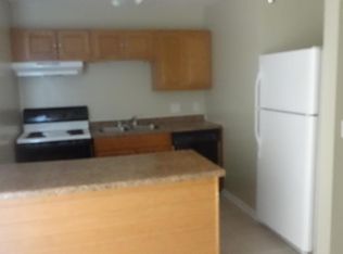 708 Dondee Dr #8, Manhattan, KS 66502