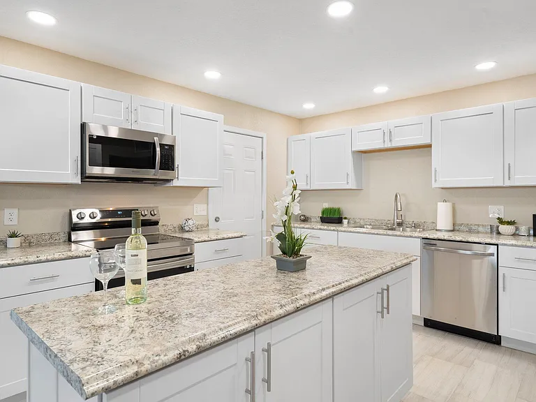 3120 W Columbine Dr — Photo 11