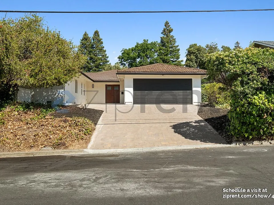 3727 Northridge Dr
