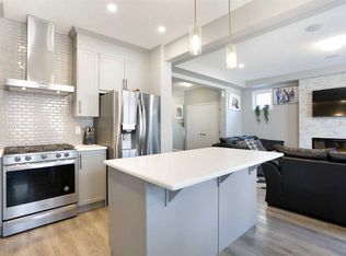 158 E Osborne Cmn SW, Airdrie, AB T4B5G7