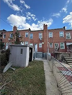 300 Denison St — Photo 6