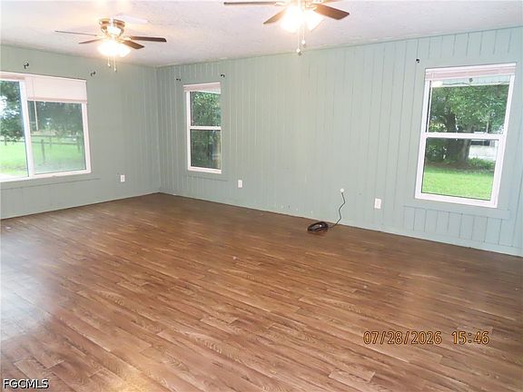 4th image of 1701 SE Walston Ave