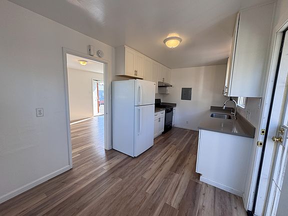 5th image of 3117 Rose St