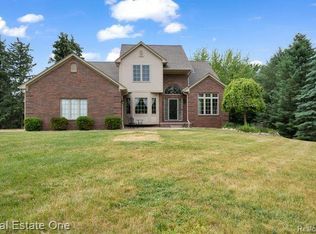 21145 Armada Ridge Rd, Armada, MI 48005