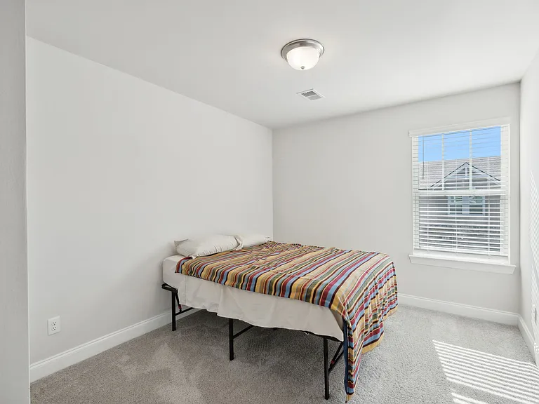738 Prairie View Dr — Photo 13