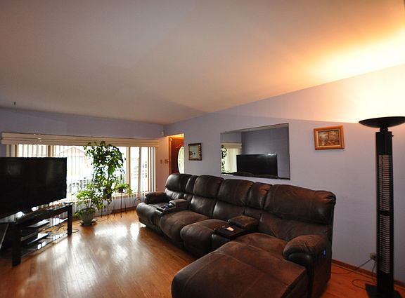 5th image of 11536 S Artesian Ave