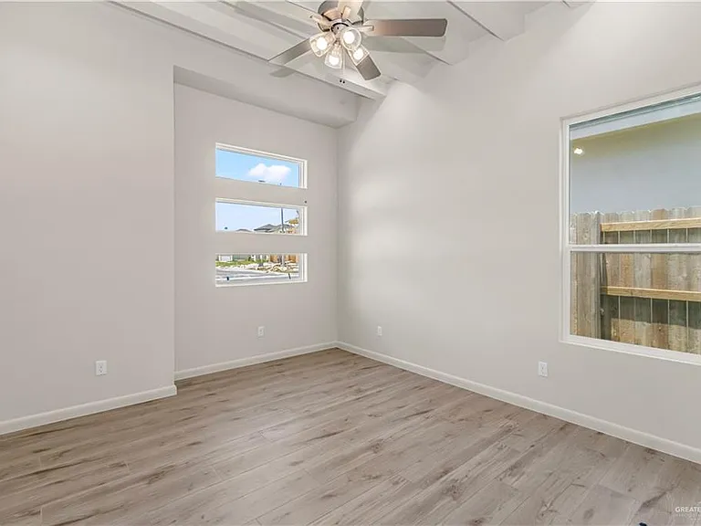1915 Sunrise Ln — Photo 15