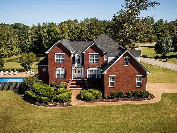 4th image of 320 Fern Creek Dr