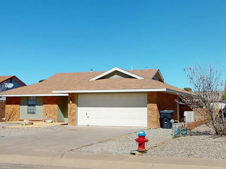 1460 Lindberg Ave — Photo 2