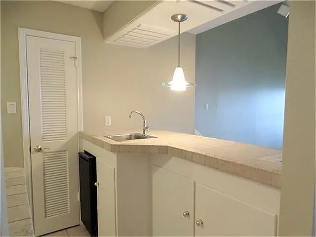202 Lakeview Ter #H — Photo 10
