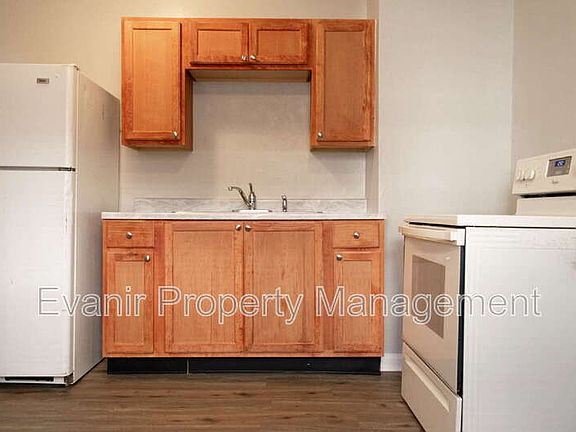 4th image of 113 Niagara Ave #1