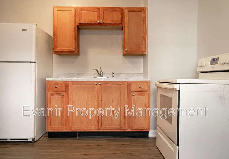 113 Niagara Ave #1 — Photo 4