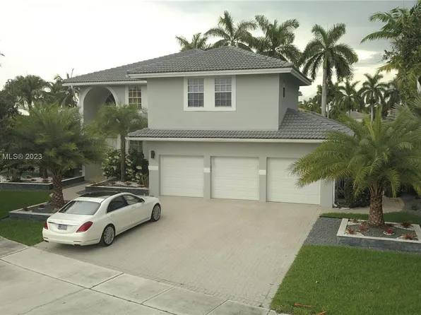 1324 SW 173rd Way, Pembroke Pines, FL 33029