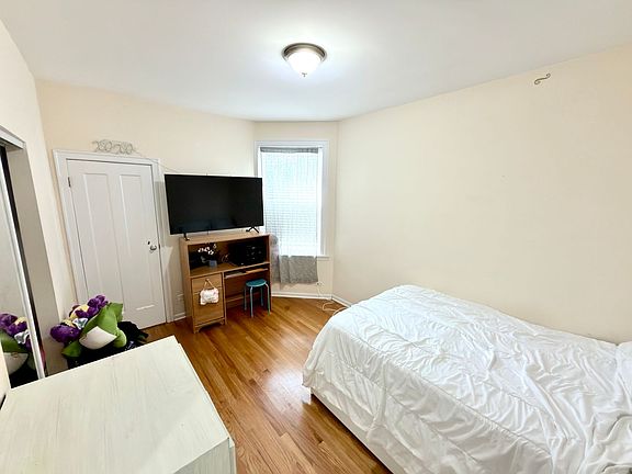 4th image of 4111 W Lawrence Ave #3
