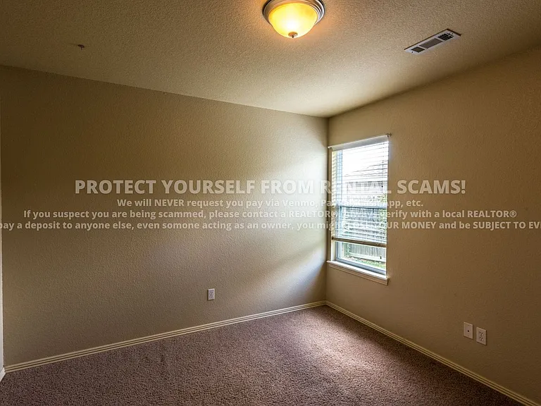 1137 S Holland Dr — Photo 9