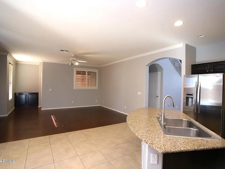 2840 S Miller Dr — Photo 16