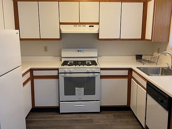 5th image of 11 Bel Air Dr APT 1403