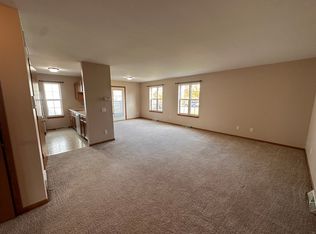 618 S 8th St, Mount Horeb, WI 53572