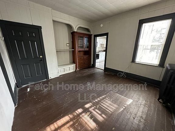 5th image of 25 S Ann St #B
