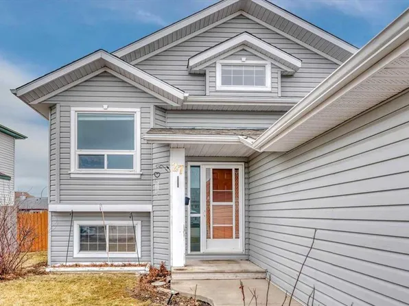 27 W Aspen Creek Way, Strathmore, AB T1P 1R2