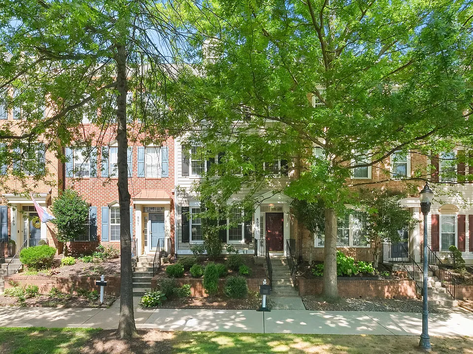805 Main St