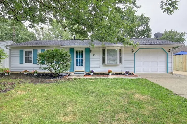 3213 Ridgewood Dr photo 1