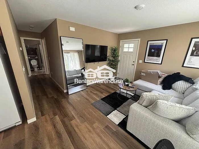 1305 Flag Ave N #2 — Photo 8