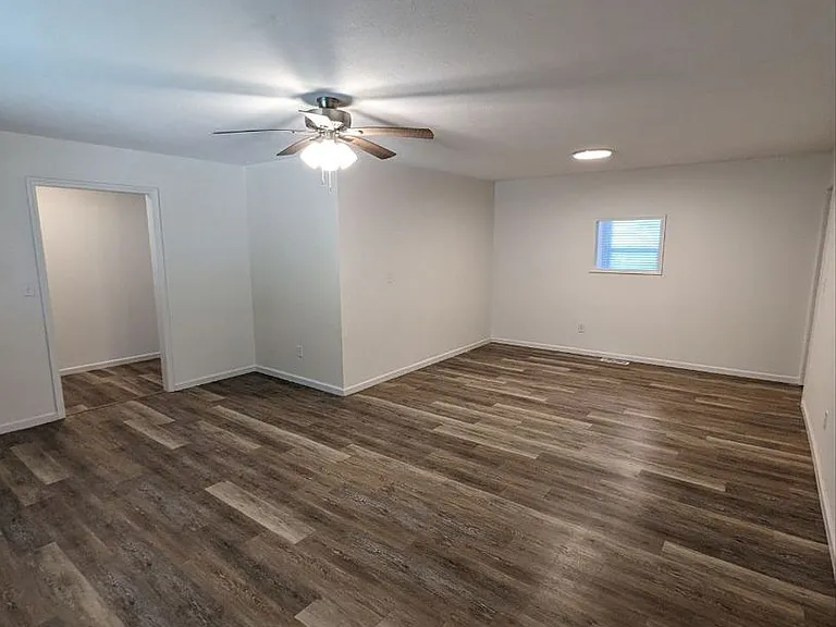 1424 E Hanover St — Photo 10