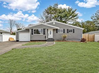 187 W 8th St, Deer Park, NY 11729