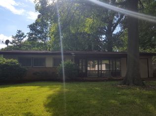 475 Ridge Dr, Florissant, MO 63033