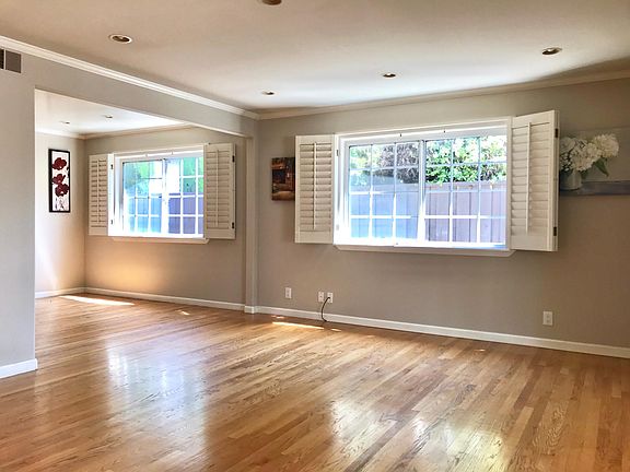 Nook/Dining Space