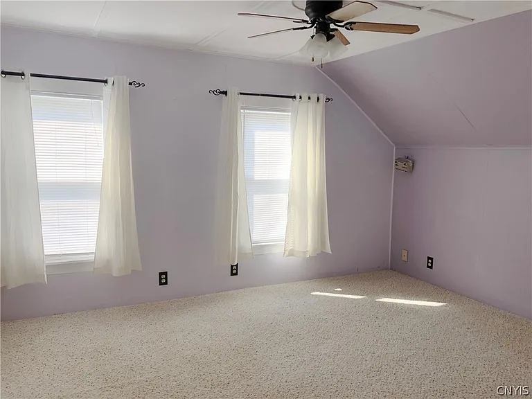 708 Schuyler St — Photo 18