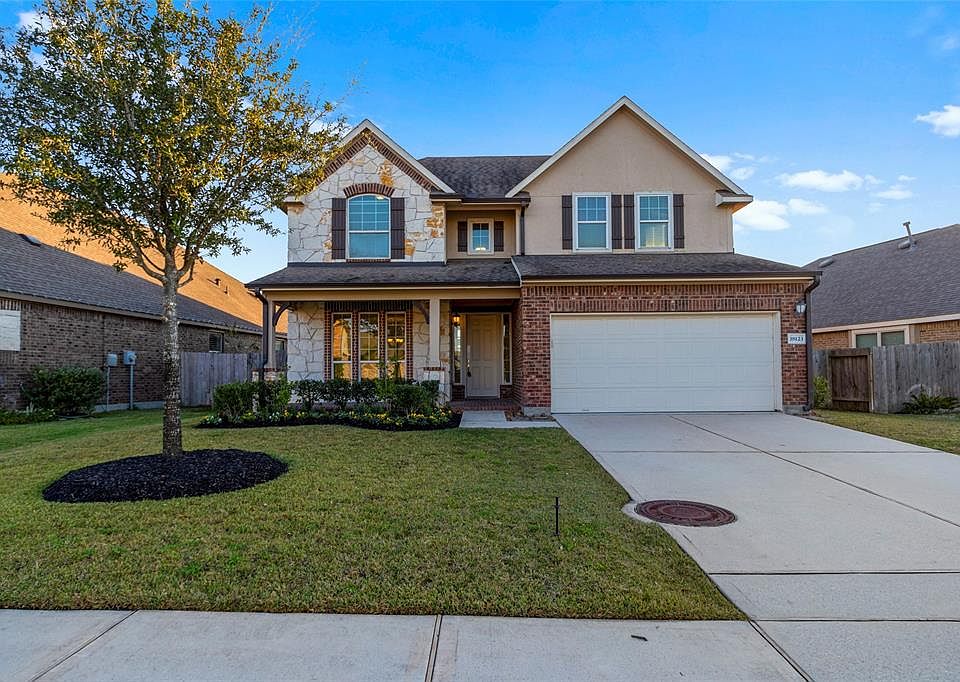 1st image of 18123 Fernwood Bend Dr