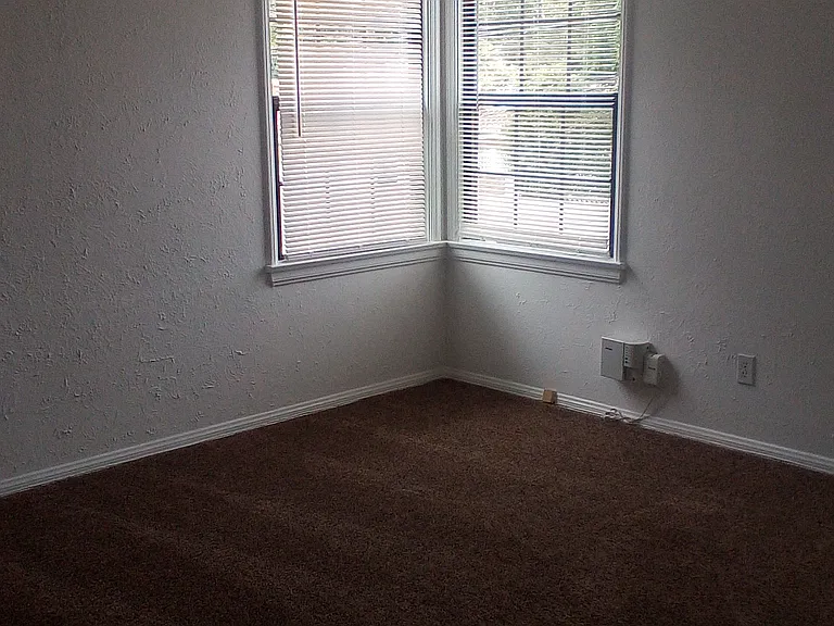 5327 1/2 E Carson St — Photo 11