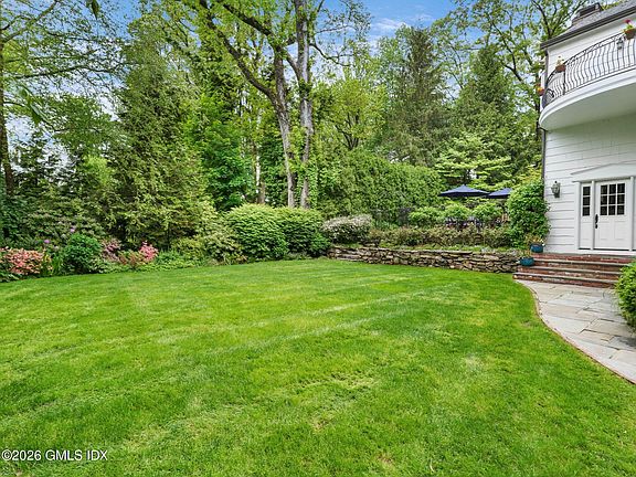 3rd image of 47 Owenoke Way