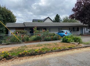 1420 SE Sherrett St, Portland, OR 97202