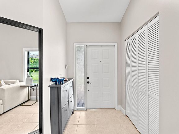 4th image of 9954 Watermill Circle #A