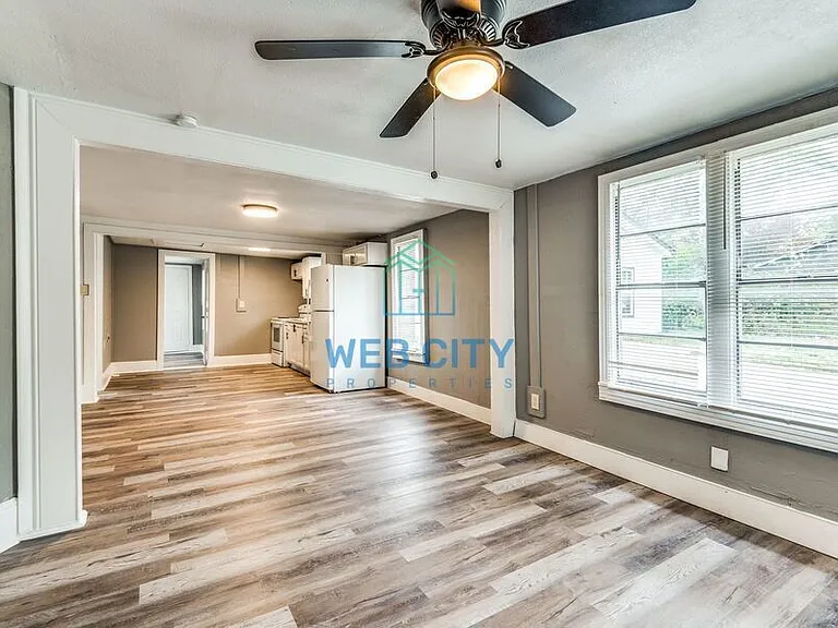 3907 Roberts Ave — Photo 5