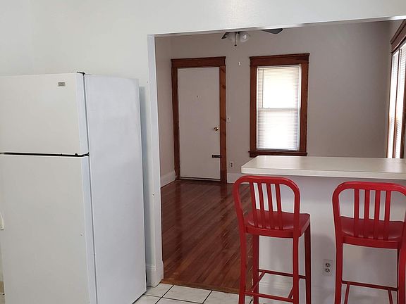 3rd image of 2431 W 5th St #Uf
