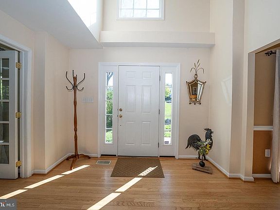 4th image of 903 Maplewood Dr
